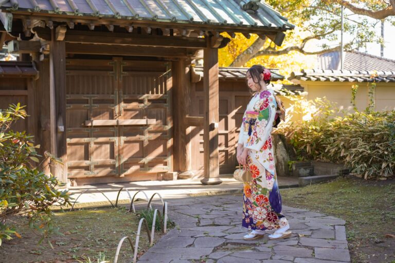 振袖の品格は小物に宿る。装いに品格と個性を添える名脇役たち