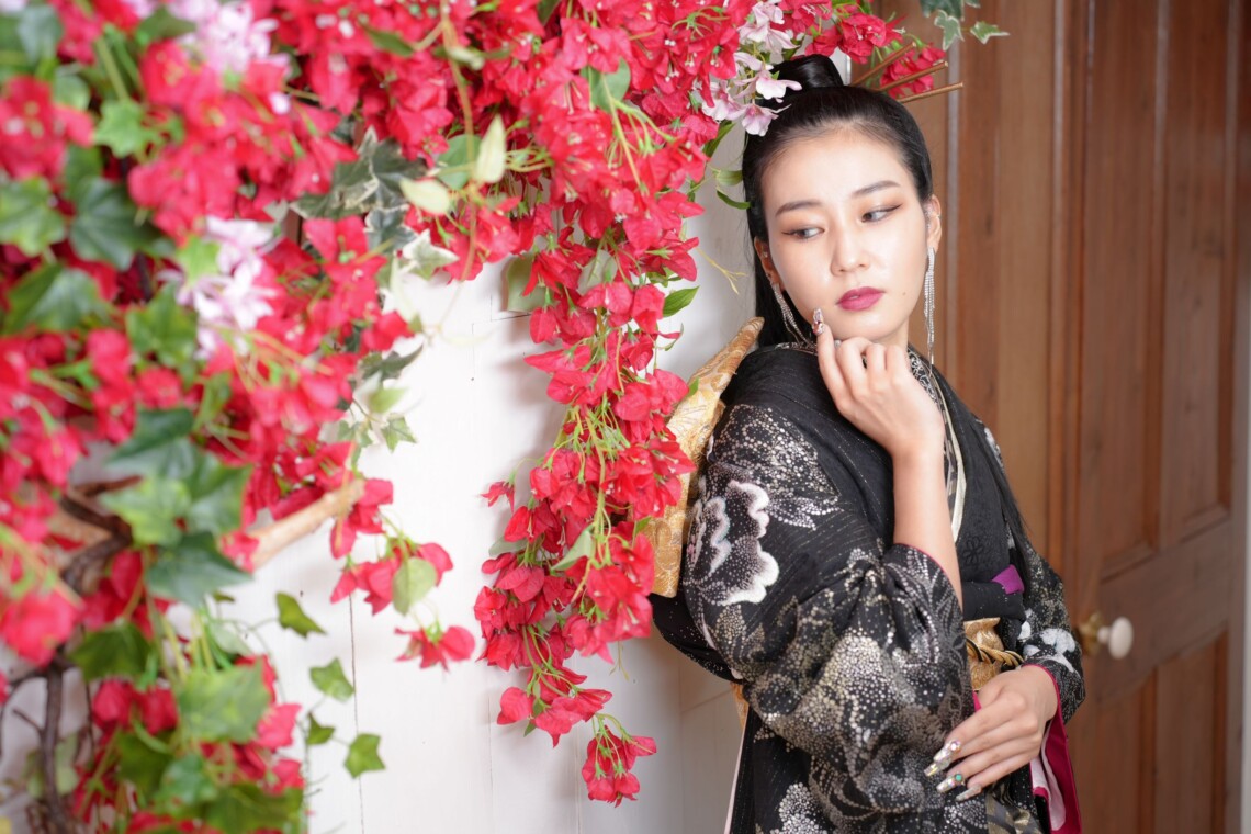 シンプルな黒もかっこいい!成人式レンタルでも注目の黒の振袖の特徴とイメージ ふりそでもりの