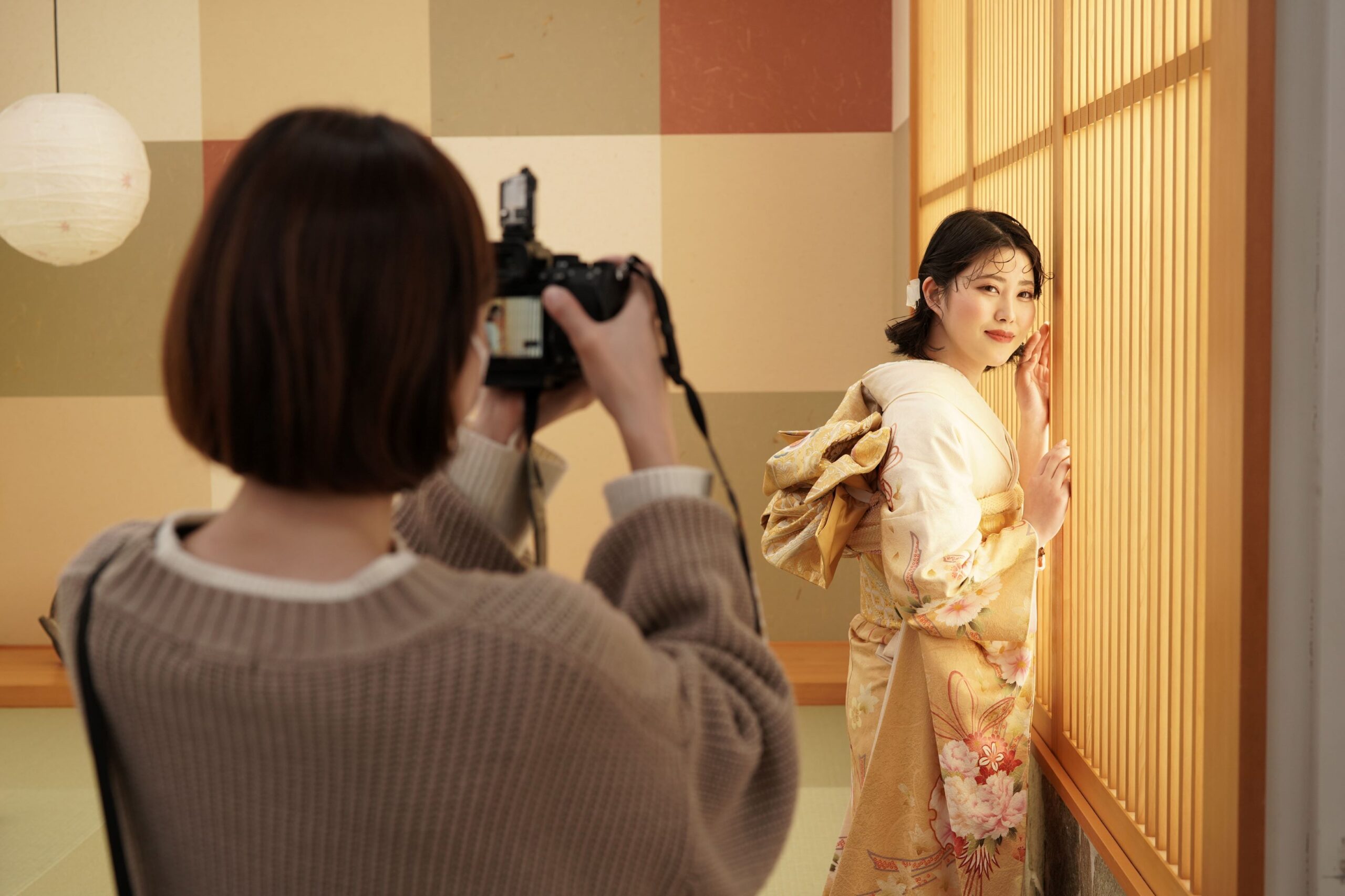成人式の写真の後撮りとは? ふりそでもりの