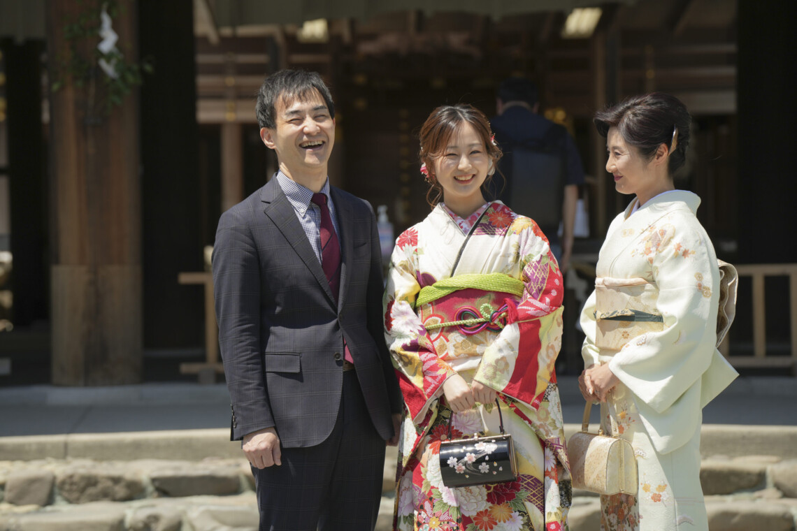 成人式の家族写真の親の服装は?母親はワンピース?訪問着? ふりそでもりの