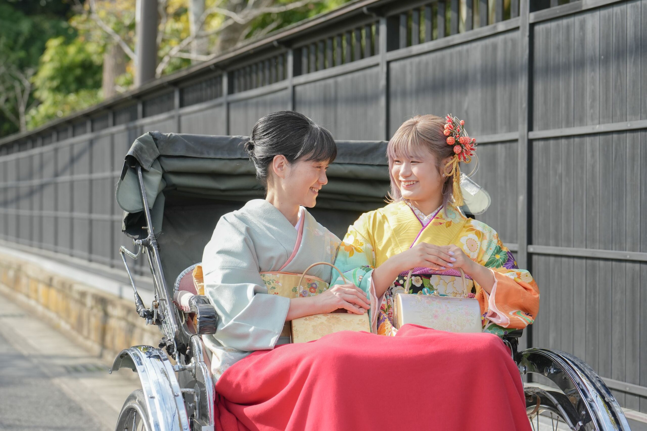 成人式の前撮りは新成人ソロ写真+家族写真も思い出に! ふりそでもりの